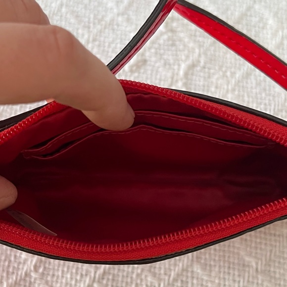 Clutch - Picture 1 of 2